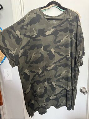 Women’s Camo tunic activewear top